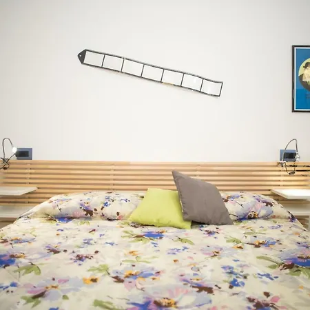 Bed & Breakfast Hello World